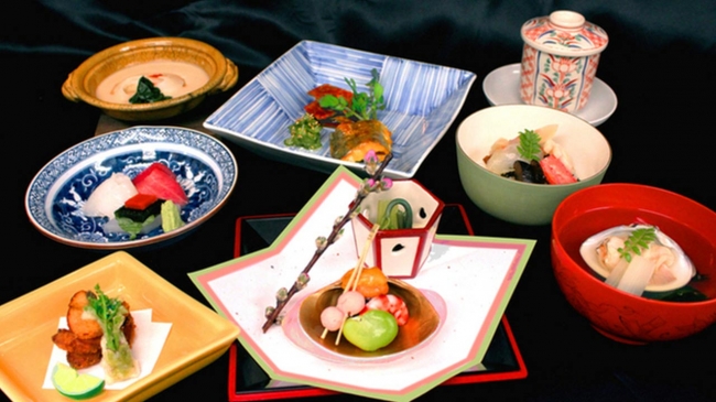 明治10年に大阪ミナミで創業した大和屋。伝統と日本の四季を感じる日本料理は絶品。
