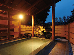 東丹沢山麓の東端にある閑静なたたずまいな温泉