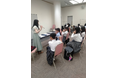 関西フィルハーモニー管弦楽団等による吹奏楽の指導を受ける中学生が演奏を初披露