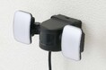 近づくとライトが自動点灯!センサーライトで防犯を ACタイプとソーラータイプの2種類から選べる「Jenix LEDセンサーライト」がデビュー