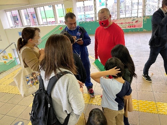 「もぐもぐピーナッツ」ピアノ披露に遭遇した子どもたちも応援