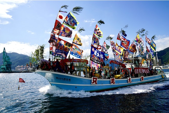 釜石曳き船まつり(takemichi konnoさん) 釜石曳き船まつり(takemichi konnoさん)