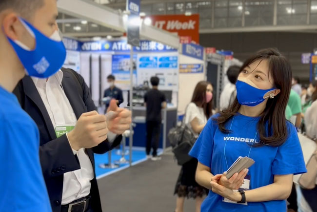 オンライン展示会の専門家、クルーが常駐