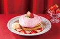 甘ずっぱく、とろり。つぶつぶ苺クリームとフレッシュな苺を合わせた春の味わい。『苺のホットケーキ～まろやか苺ミルククリーム～』が、『珈琲館』で3月5日（木）より新発売！