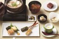 【食のつむぎ 枚方T-SITE店】梅の花グループ50周年を記念し、人気の釜めしコースがお得に味わえるアプリ会員限定キャンペーンを開催