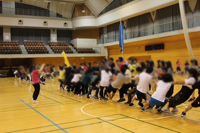 ▲彼の気も引いちゃう？！大綱引き♪