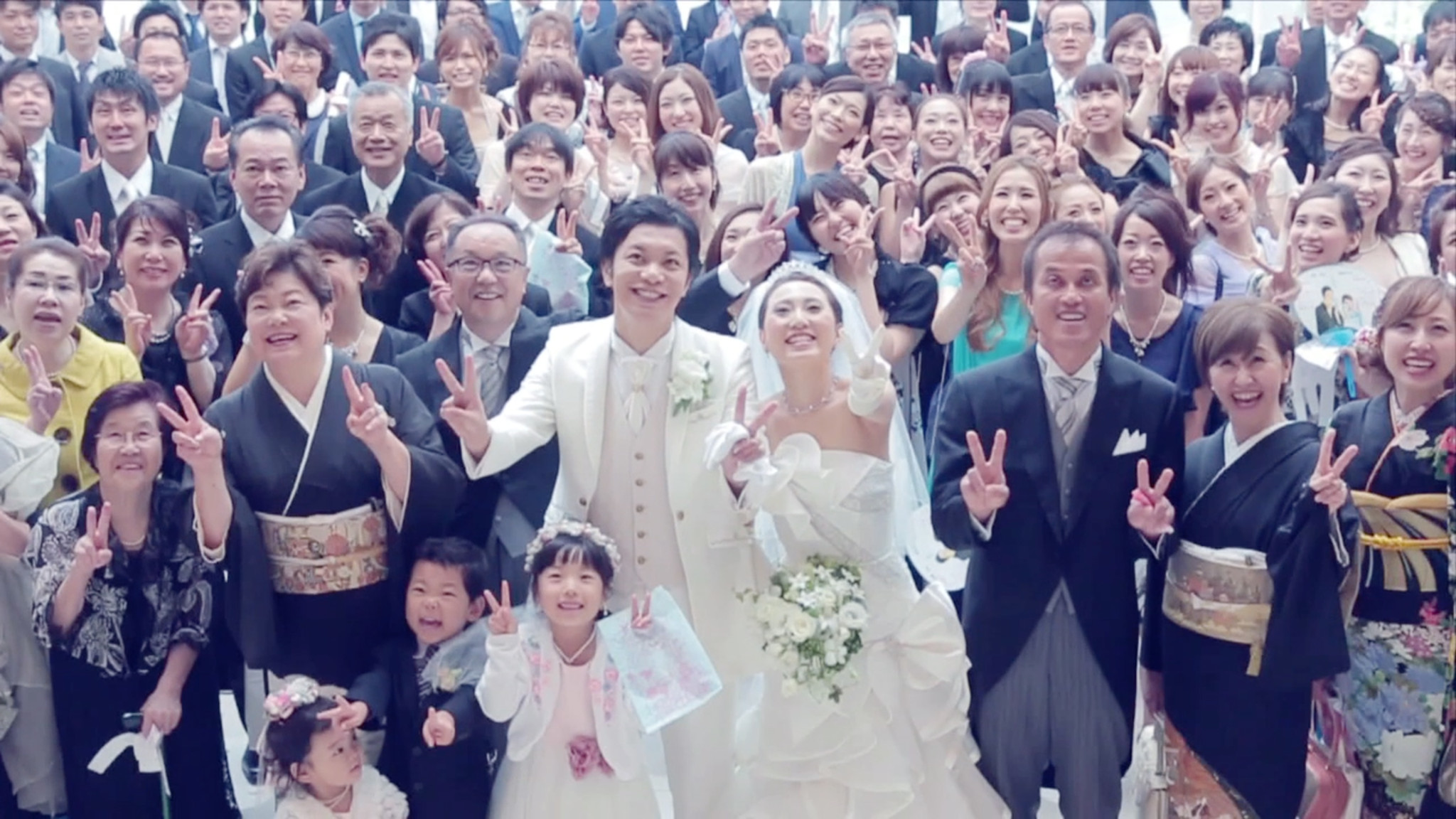 あの 観覧車での大規模サプライズプロポーズ 動画から約2か月 A Happy Wedding 一生の愛を誓った二人の感動の結婚式 アニヴェルセル株式会社のプレスリリース