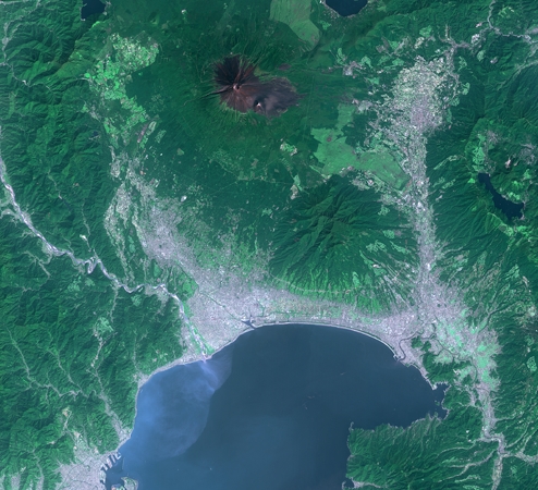 富士山の衛星画像