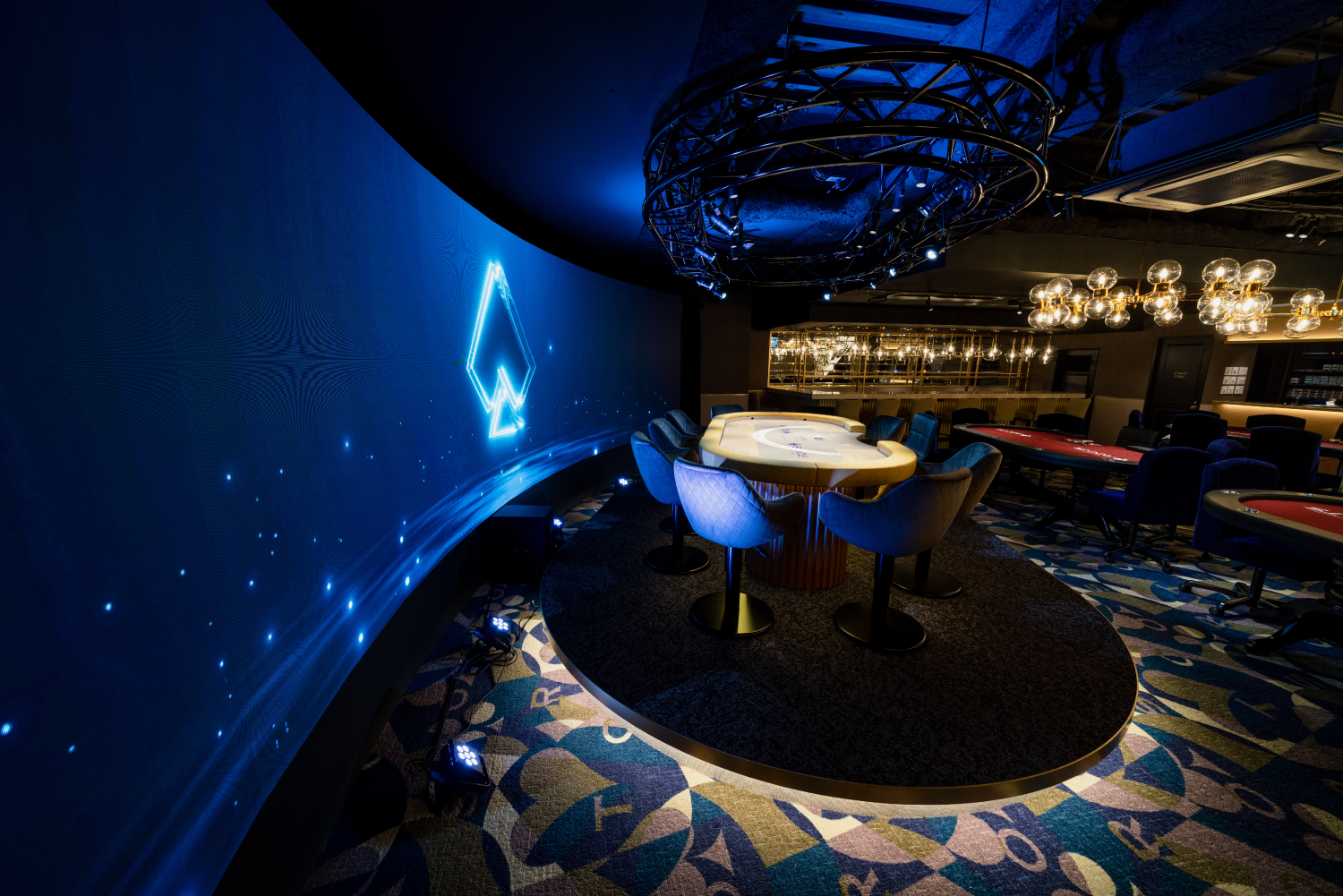 渋谷の新しい遊びスポット 国内最大級のポーカールーム Roots Shibuya とは 株式会社poker Roomのプレスリリース