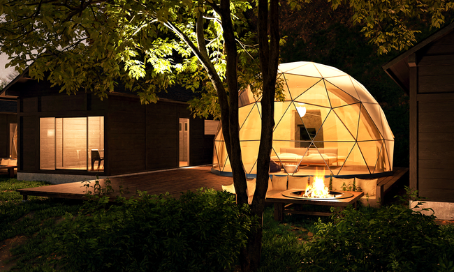 ドーム型テント＋別棟の組み合わせはラグジュアリーな空間が広がります