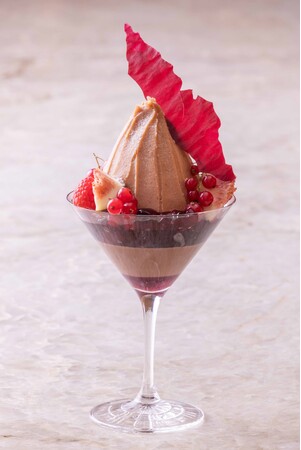 いちじくと赤果実のモンブランパフェ いちじくと赤果実のモンブランパフェ