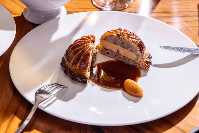 合鴨とフォアグラのパイ包み焼き 合鴨とフォアグラのパイ包み焼き