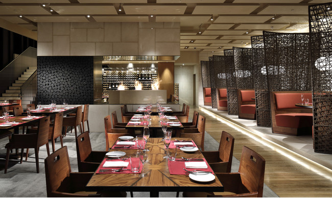 レストラン「ブラッスリー」