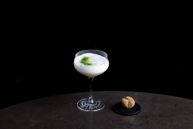 Green Fall、和三盆メレンゲを包んだ栗きんとん Green Fall、和三盆メレンゲを包んだ栗きんとん