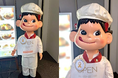 不⼆家のペコちゃんがゴールドリボンを⾝につけ⼩児がん啓発