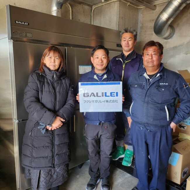 四国支店社員3名と高知県労働者福祉協議会 川口様(左)