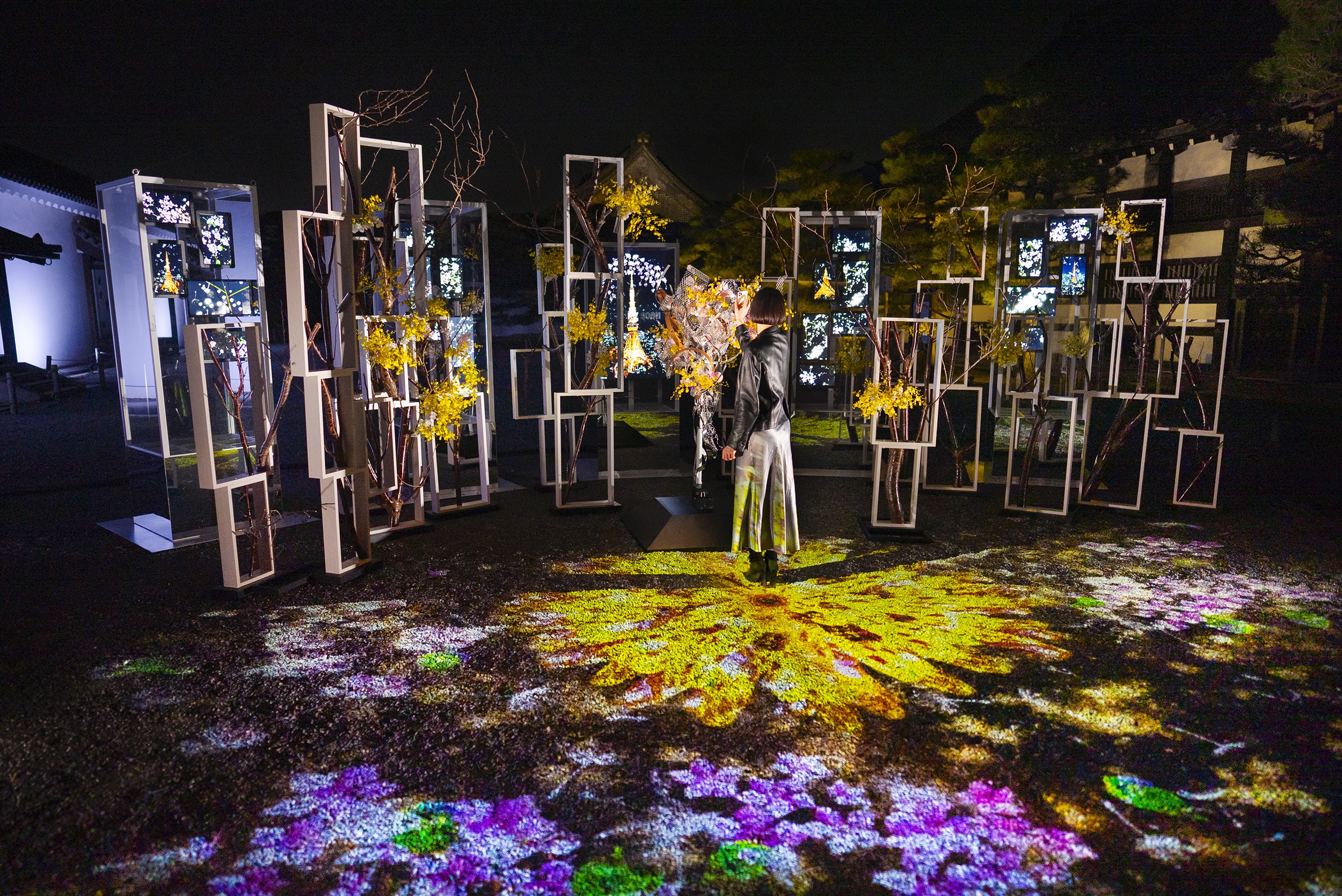 世界遺産 二条城から東京タワーへ 祈りが花となり世界と繋がるアート 株式会社ネイキッドのプレスリリース