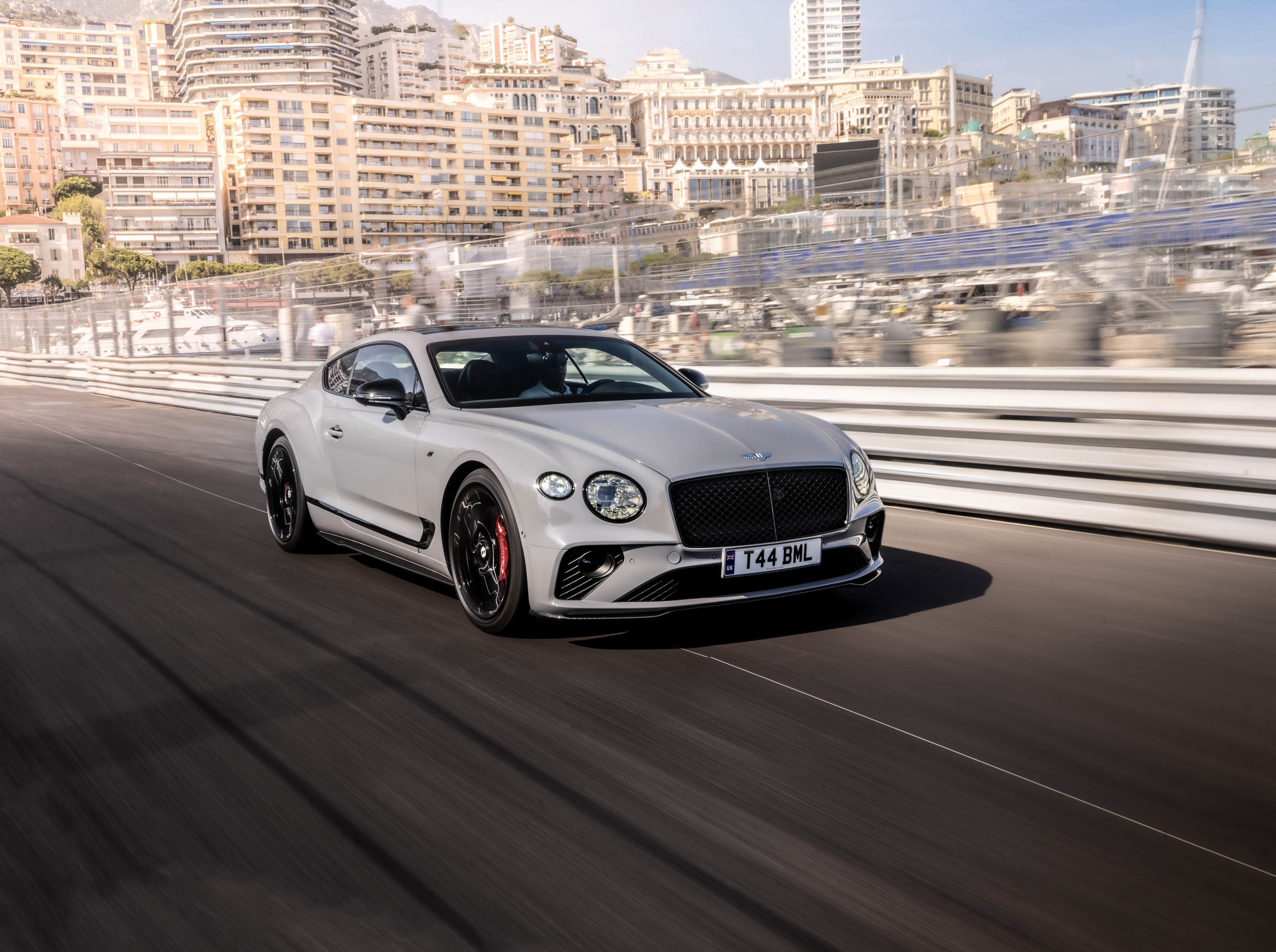 コンチネンタルGTにエッジを効かせたGT SとGTC Sが新登場|ベントレー