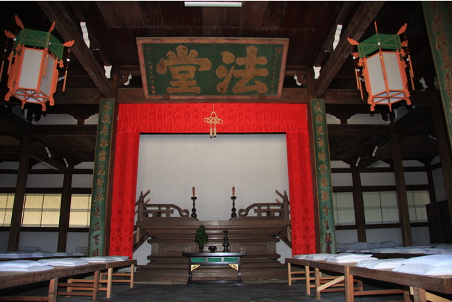 萬福寺法堂の内部