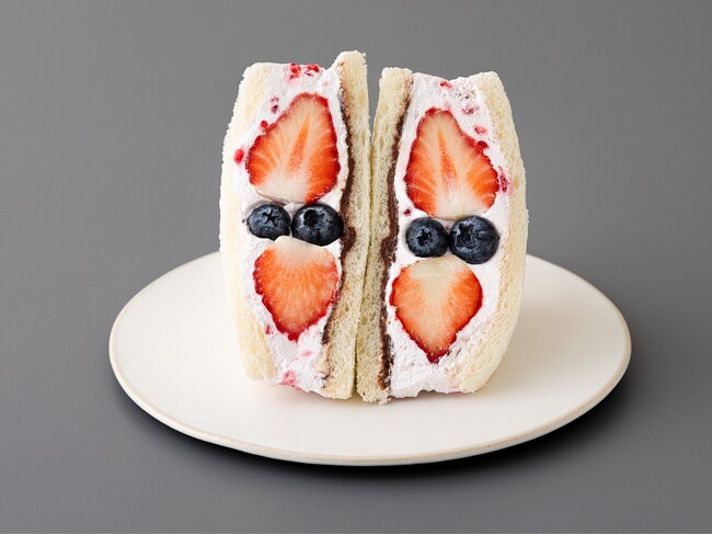 ミックスベリーショコラサンド 1個　850円（テイクアウト）／Be! FRUITS SANDWICH（グランスタ東京／1F改札内 中央通路エリア）