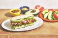 ベックスコーヒーで今年の夏を最高においしく乗り切る “ 野菜×スパイシー ” な「アボカド&ポークのチーズメキシカンパニーニ」と「グリル夏野菜のキーマカレー」を6月3日(火)から期間限定発売!