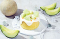 【夏季限定】凍ったまま食べるシフォンケーキ『Frozen MEGA Melon』を6月12日(金)より発売。2年ぶりの復活となる、驚きの“MEGA”メロン体験。