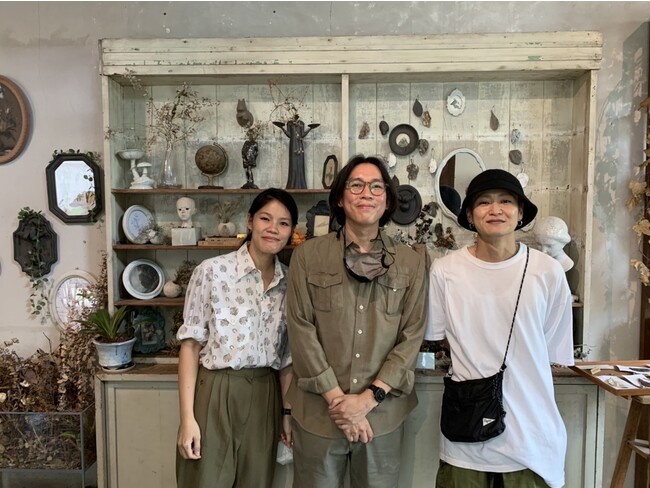 From left to right: Designer Knock, Designer Karin, Owner Nakayama