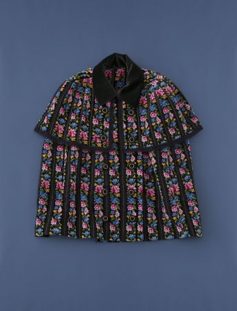 ＜overlace＞Chenille flower textile 194,400円