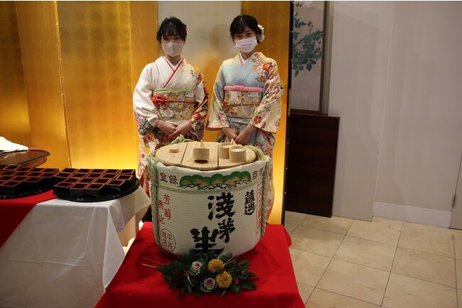 振る舞い酒(イメージ) 振る舞い酒(イメージ)