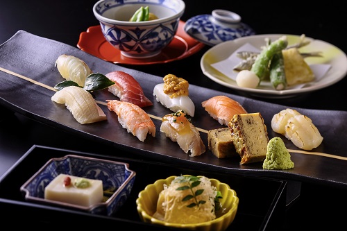 「日本料理 おおみ」の『鮨ランチ』イメージ 「日本料理 おおみ」の『鮨ランチ』イメージ