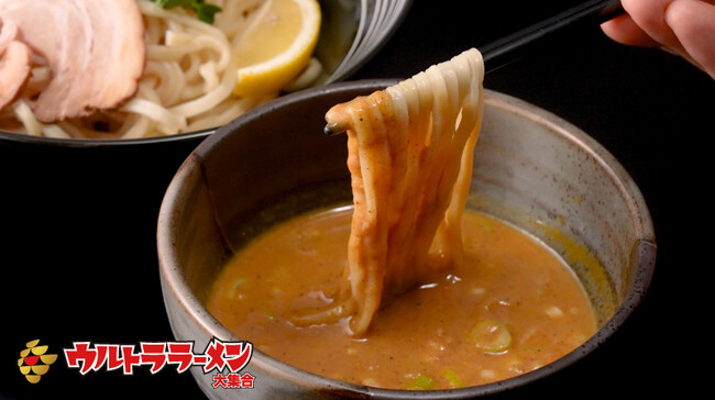 伝家の宝刀　黄金つけ麺