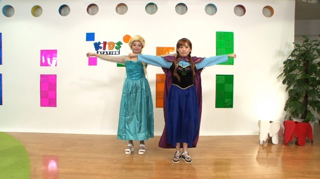 夏休みと言えば、ラジオ体操！ 重盛さと美、ラジオ体操に人生初挑戦!!