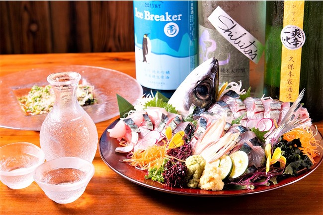 全国の漁港から届く鮮魚と厳選の日本酒