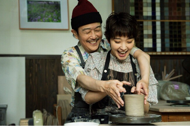 (左から)リリー・フランキー、剛力彩芽 (C)フジテレビ (左から)リリー・フランキー、剛力彩芽 (C)フジテレビ