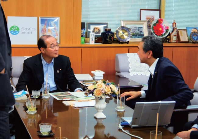 原田環境大臣と環境問題について会談