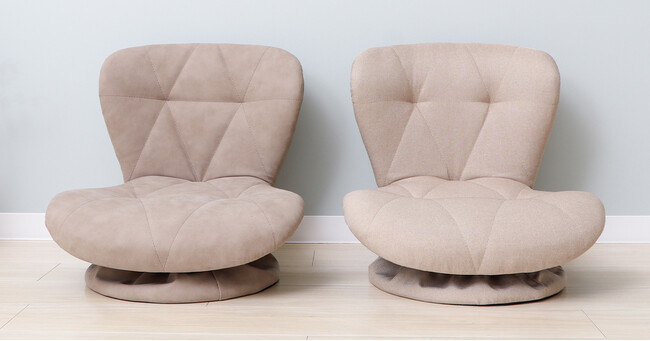 左:グレージュ 右:ラテベージュ 左:グレージュ 右:ラテベージュ