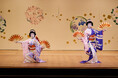ホテルロビーで伝統芸能を間近に体験 「神楽坂芸者が彩る日本の四季」新宿区無形文化財「神楽坂をどり」を継承する神楽坂芸者による舞踊