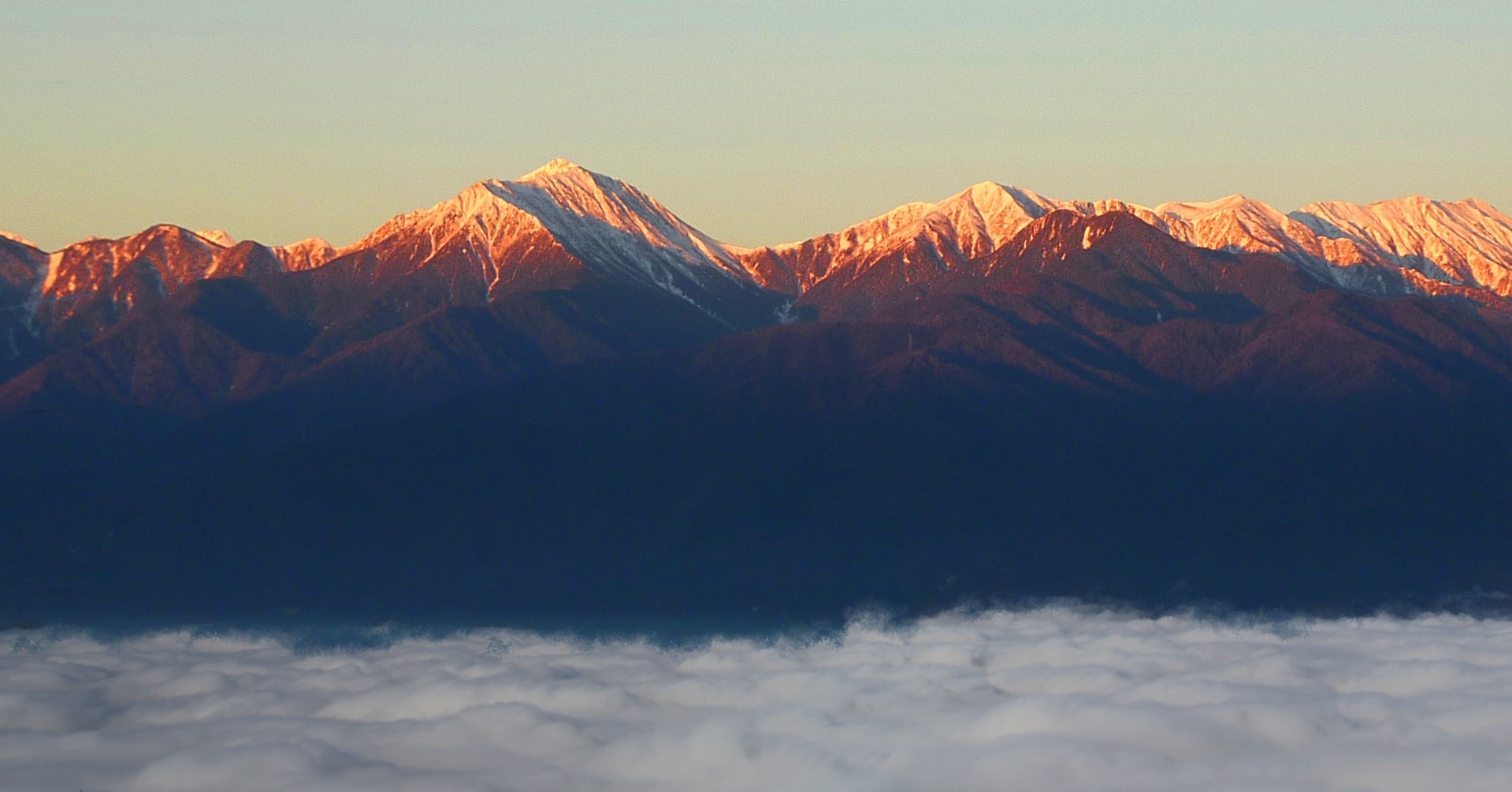 地域密着 安曇野の魅力発信 早朝だけの感動体験 安曇野絶景ツアー 標高933ｍの長峰山 秋の絶景ツアーが9月17日 土 よりスタート 休暇村リトリート安曇野ホテル 自然にときめくリゾート 休暇村のプレスリリース