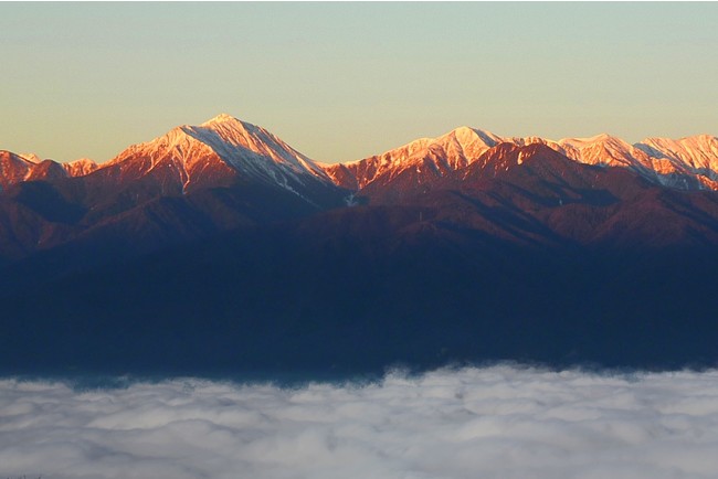 長峰山頂上からの早朝の景色