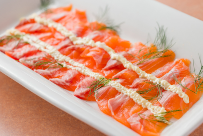 脂の乗った紅富士に酸味がマッチしたマリネ