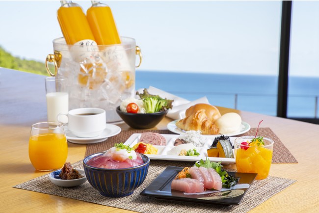 熊野灘を望むレストランで爽やかに朝食を