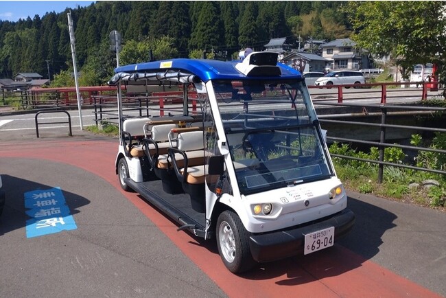 全国で初めてレベル4の車両として認可を受けました。一般の車が走らない遊歩道での走行を前提としたシステムとなっています