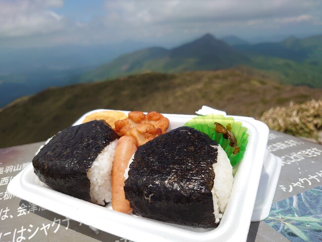 おにぎり弁当