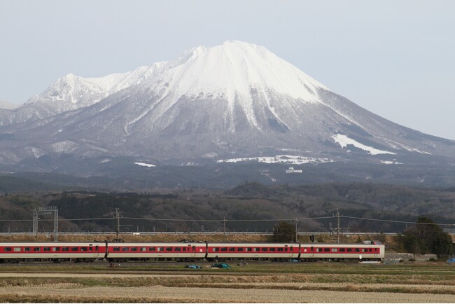 1972年3月15日、山陽新幹線の岡山駅延伸に合わせ、 伯備線経由の特急列車として誕生したのが「やくも」