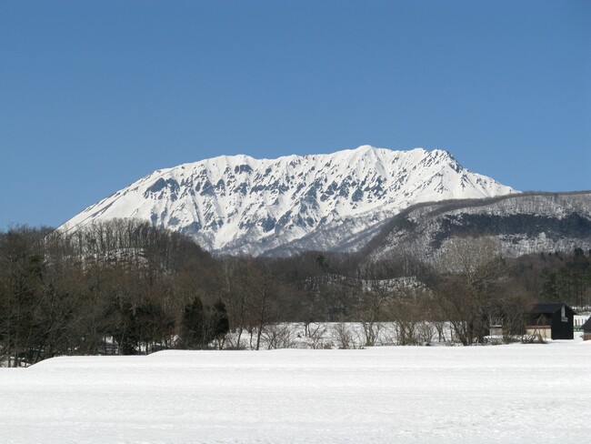 雪化粧が美しい中国地方最高峰の大山