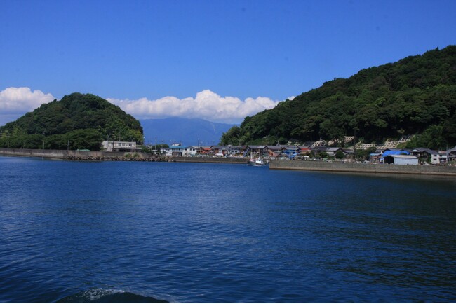沖島：紫式部が沖島を望んで詠んだといわれる和歌が残ります