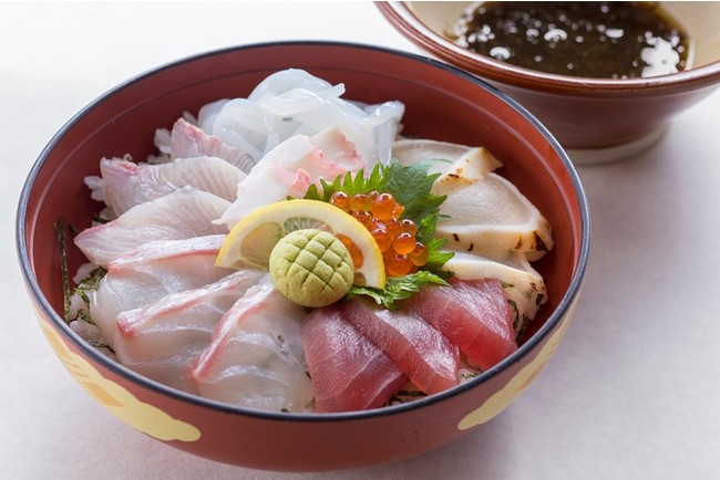 大人気の海鮮丼 大人気の海鮮丼
