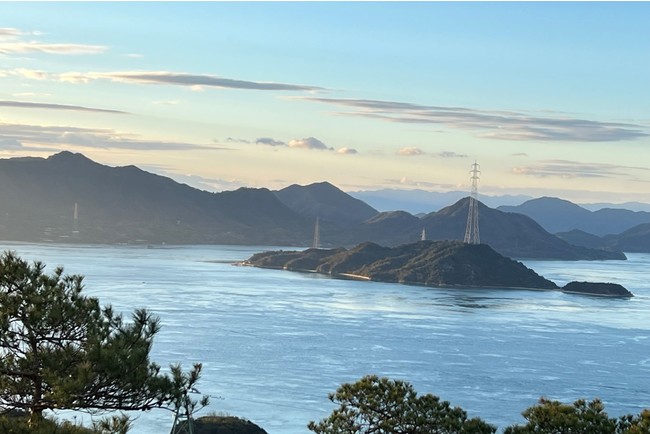日本一高い送電鉄塔も間近に見られる展望台