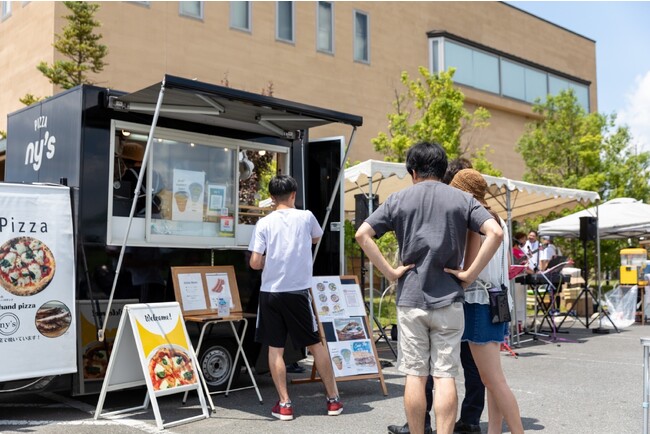 ピザ等を販売するキッチンカーのニーズも出店