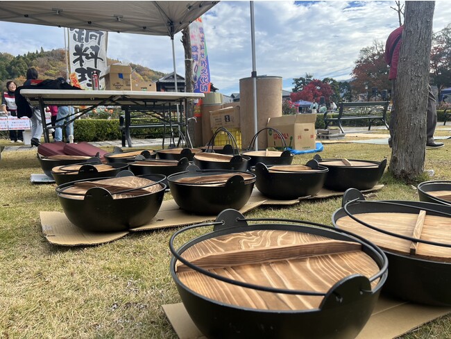 当日は350食分の鍋を用意 当日は350食分の鍋を用意